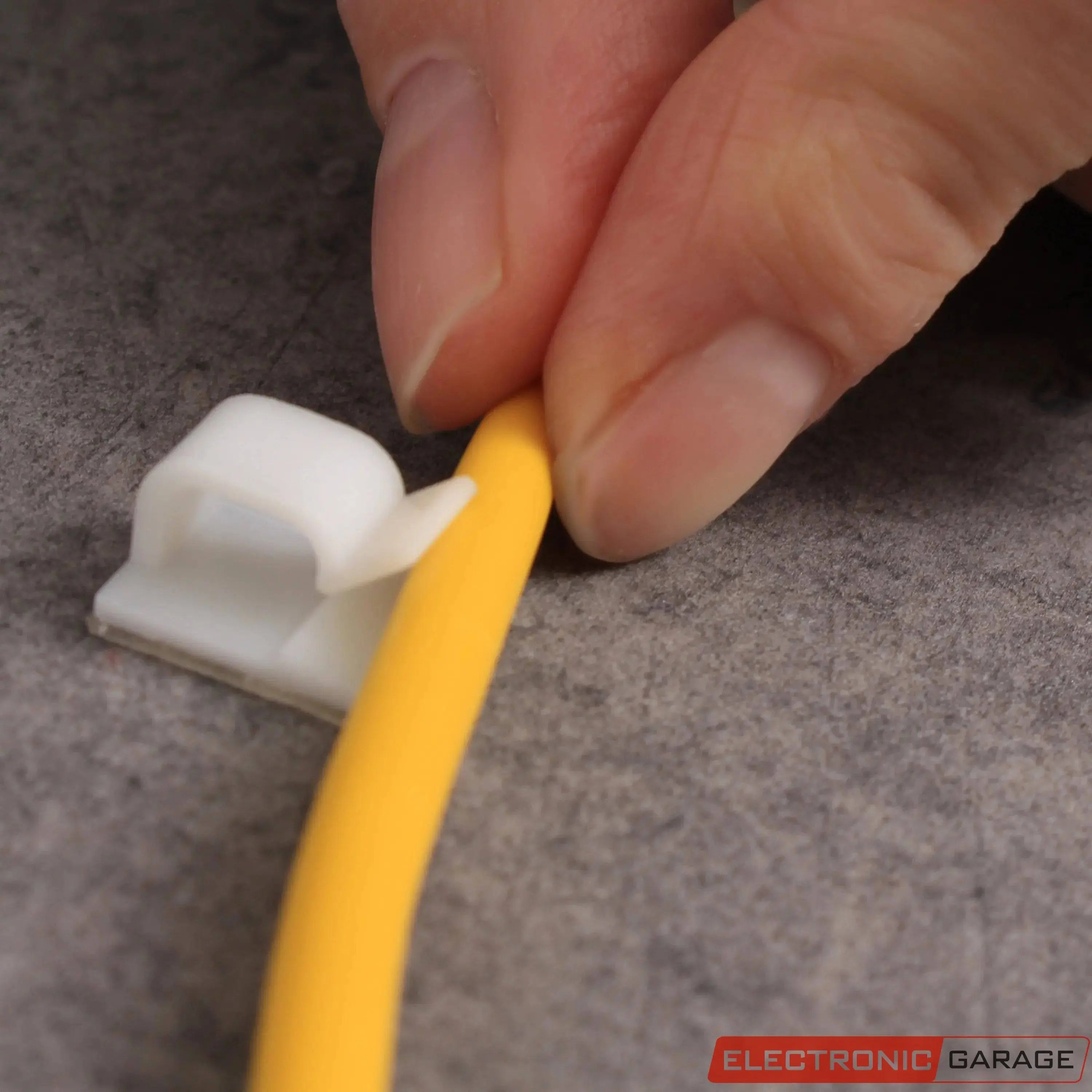 Kabelclips, selbstklebend | Farbe: Weiß | Bündeldurchmesser-Bereich: 1 - 7 mm | 50 St. - Electronic Garage